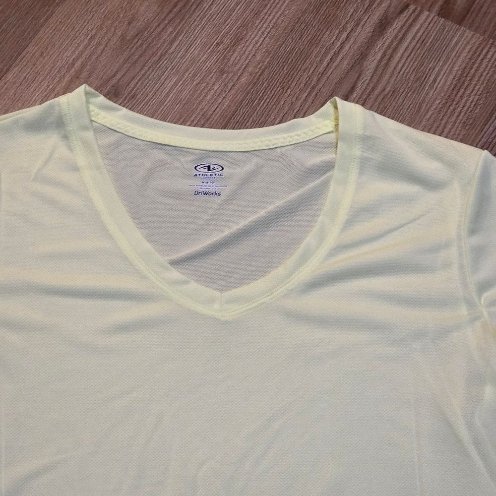 Nwt Neon Yellow Vneck Athletic Short Sleeve Top Medium — image 7 of 8